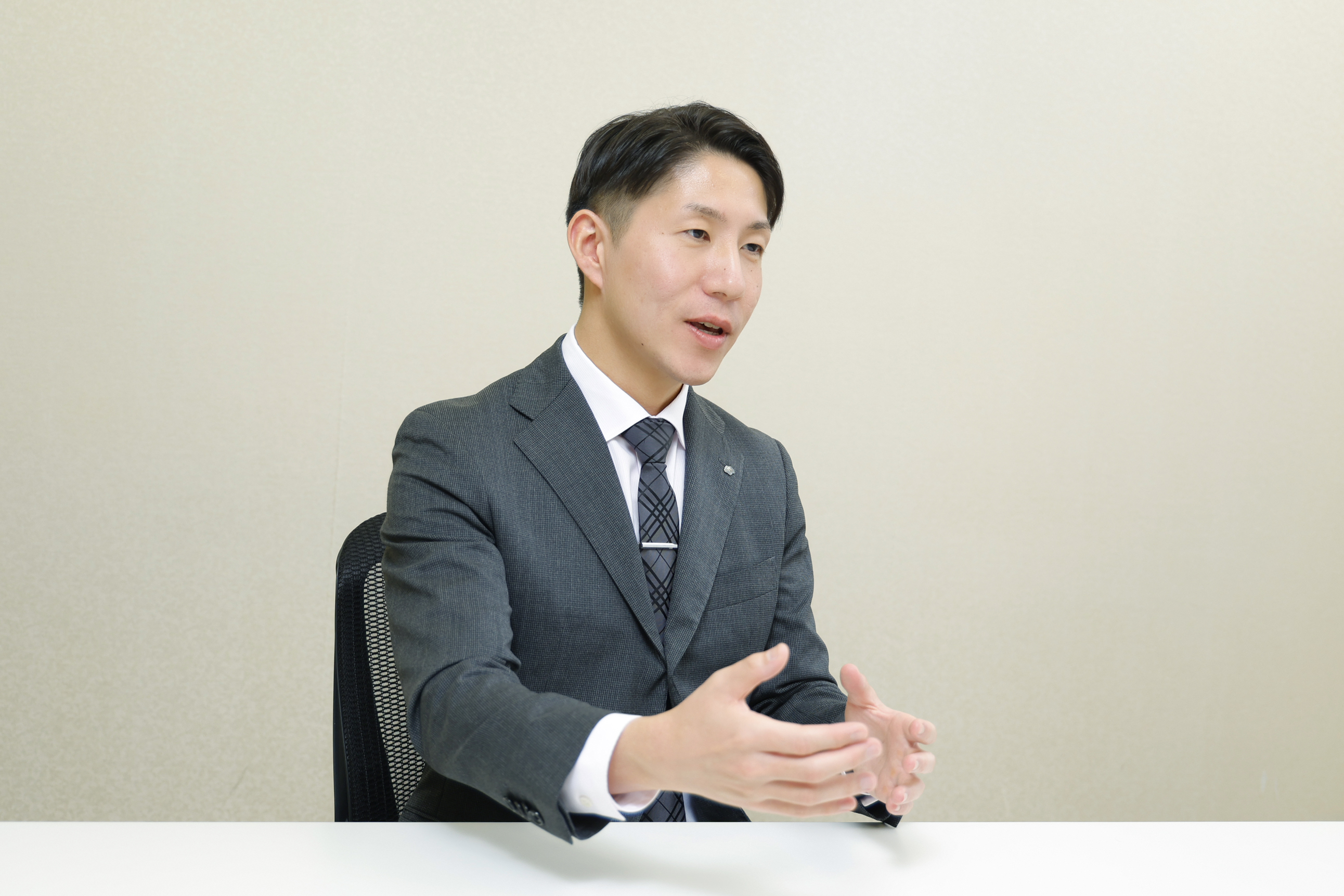 原油高のインバウンド関連株への影響は? クオンツ×エコノミスト視点でわかった明暗 野村證券・西岡×伊藤のイメージ